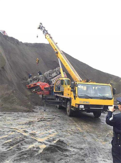 雅江上犹道路救援